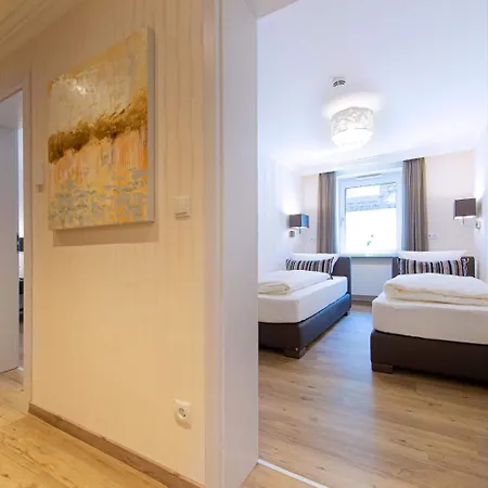 Residenz Am Rosengarten 4*
