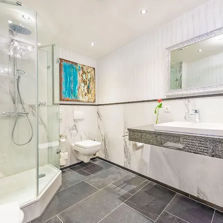 Residenz Am Rosengarten 4* سيئة كيسينجين